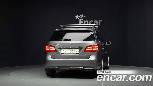Mercedes-Benz B-Class 2017 thumb 4
