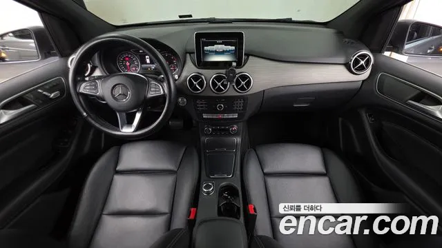 Mercedes-Benz B-Class 2017 thumb 7