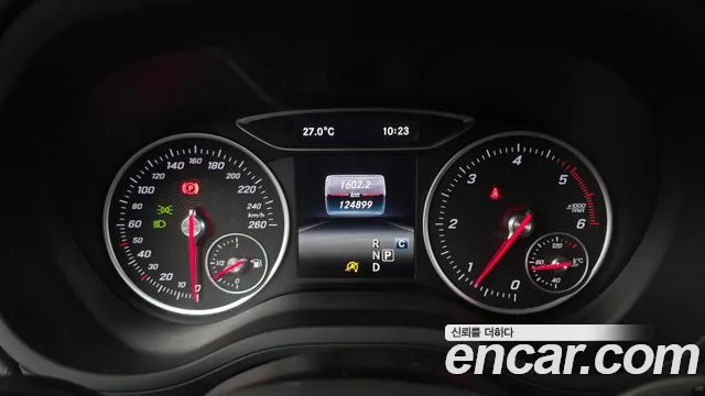 Mercedes-Benz B-Class 2017 thumb 8