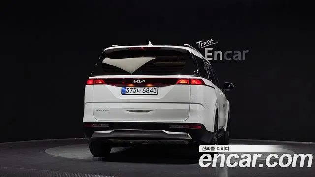 Kia Carnival 2023 thumb 4