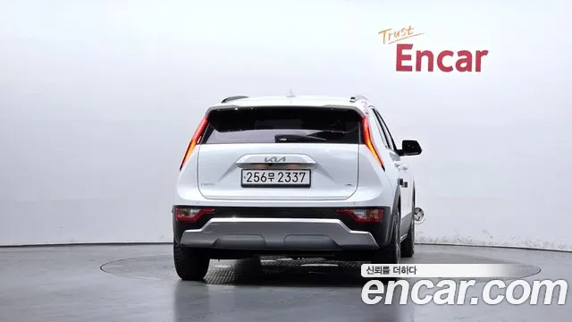 Kia Niro 2022 thumb 4
