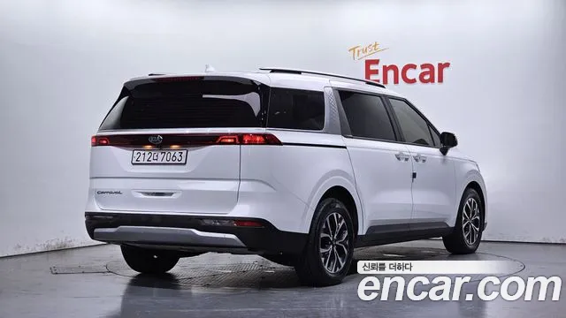 Kia Carnival 2021 thumb 2