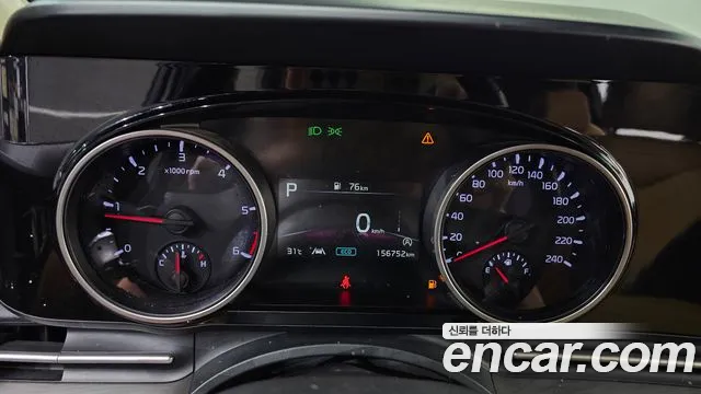 Kia Carnival 2021 thumb 8