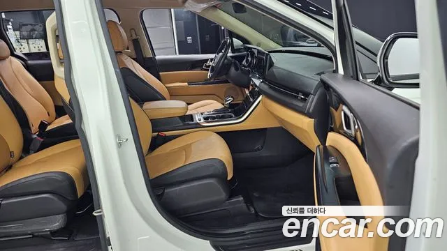 Kia Carnival 2021 thumb 11