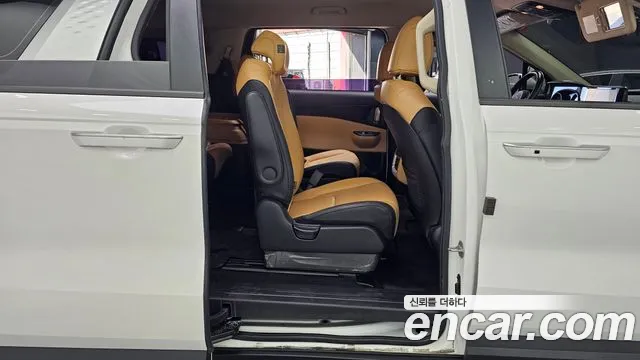 Kia Carnival 2021 thumb 12
