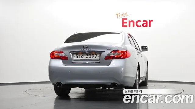 Infiniti M 2010 thumb 4