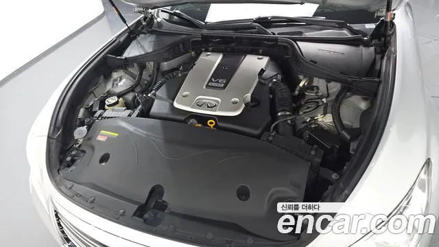 Infiniti M 2010 thumb 6