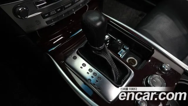 Infiniti M 2010 thumb 9