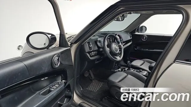 MINI Countryman 2023 thumb 9