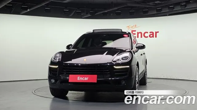 Porsche Macan 2016 thumb 3