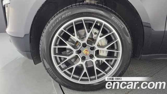 Porsche Macan 2016 thumb 5