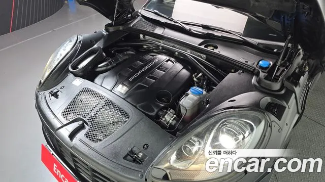 Porsche Macan 2016 thumb 6