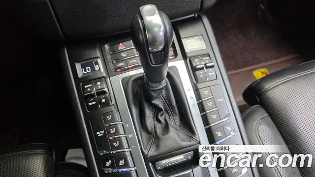 Porsche Macan 2016 thumb 9