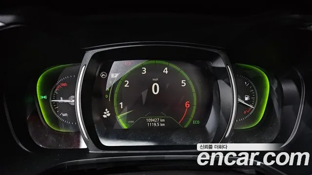 Renault-KoreaSamsung Koleos 2019 thumb 8