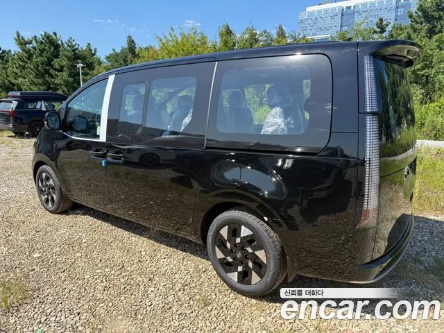 Hyundai Staria 2026 thumb 2