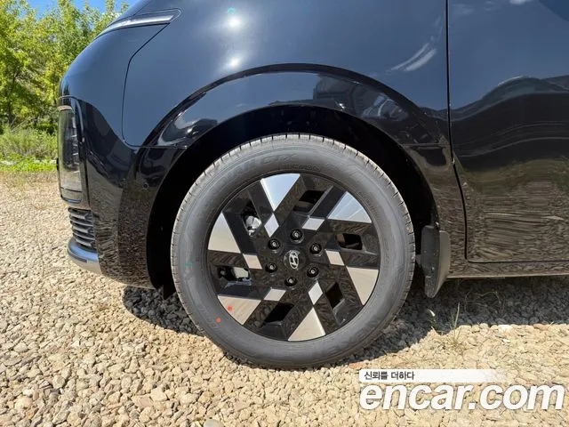 Hyundai Staria 2026 thumb 5