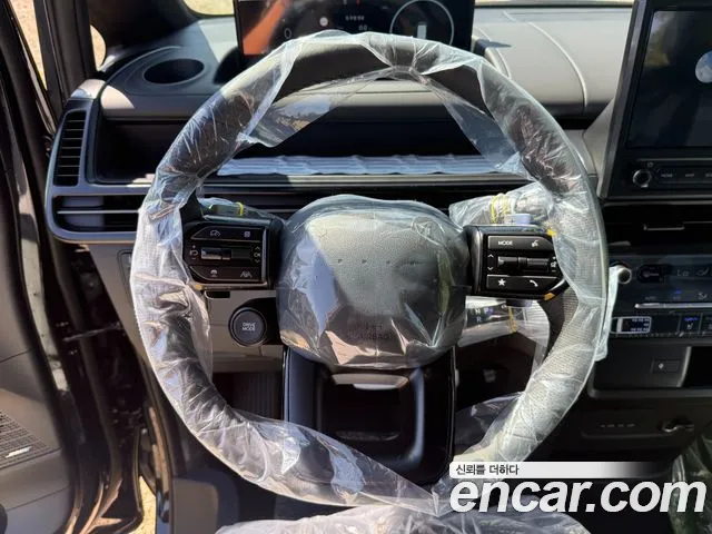 Hyundai Staria 2026 thumb 9