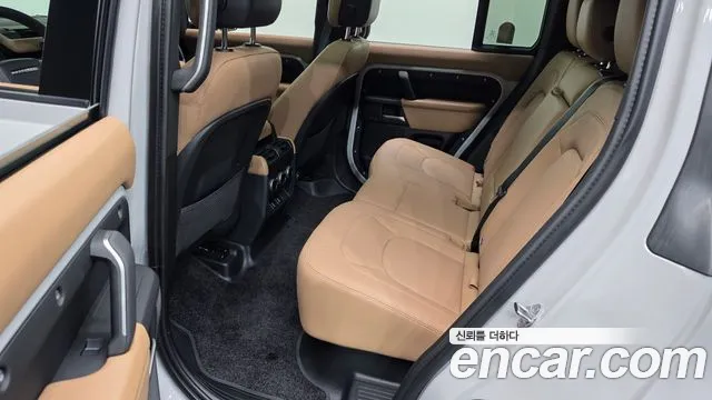 Land Rover Defender 2026 thumb 12