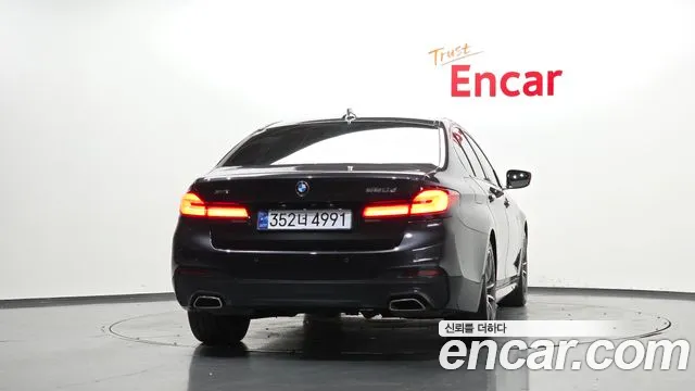 BMW 5-Series 2018 thumb 4