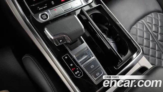 Audi Q8 2021 thumb 9