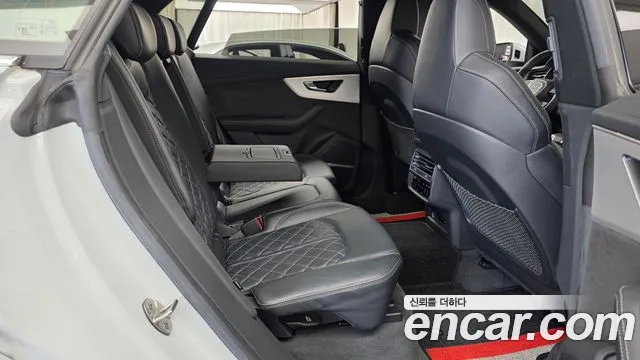 Audi Q8 2021 thumb 11
