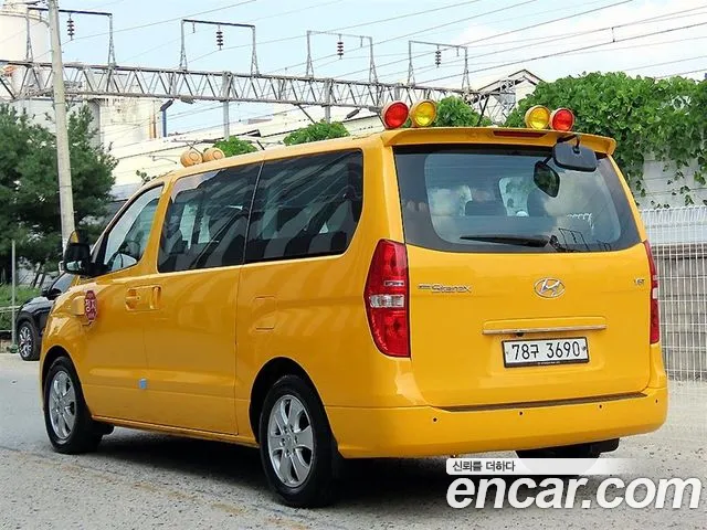 Hyundai Starex 2018 thumb 3