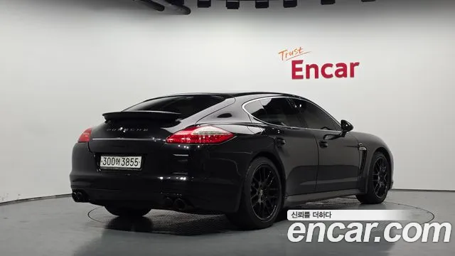 Porsche Panamera 2013 thumb 2