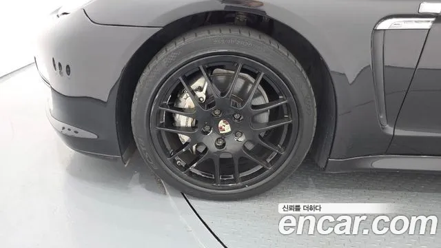 Porsche Panamera 2013 thumb 5
