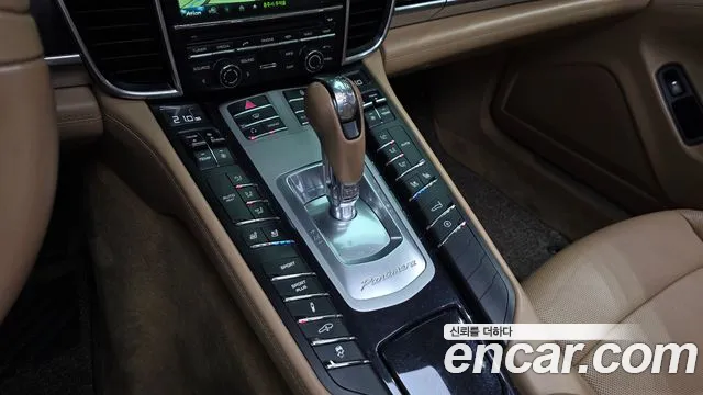 Porsche Panamera 2013 thumb 9