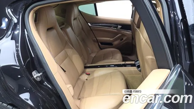 Porsche Panamera 2013 thumb 11