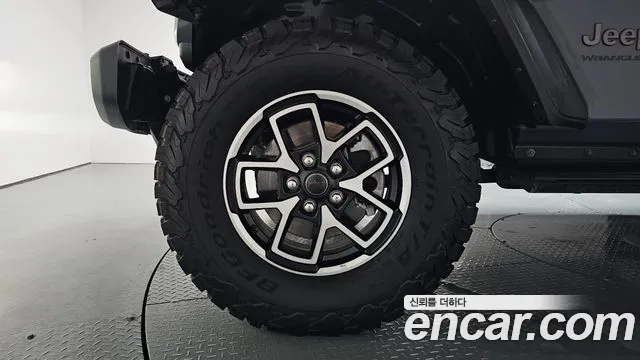 Jeep Wrangler 2025 thumb 4