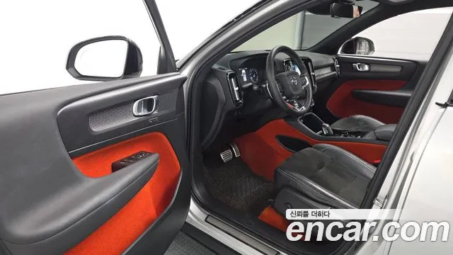 Volvo XC40 2018 thumb 9