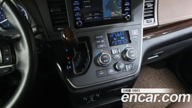 Toyota Sienna 2020 thumb 9