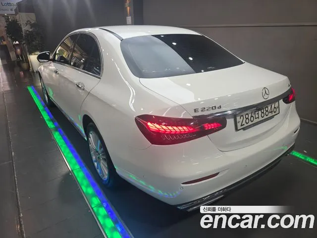 Mercedes-Benz E-Класс 2021 thumb 2