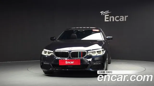 BMW 5-Series 2019 thumb 2