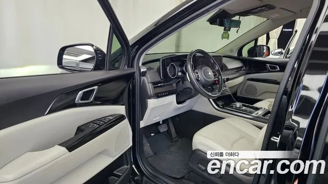 Kia Carnival 2021 thumb 10