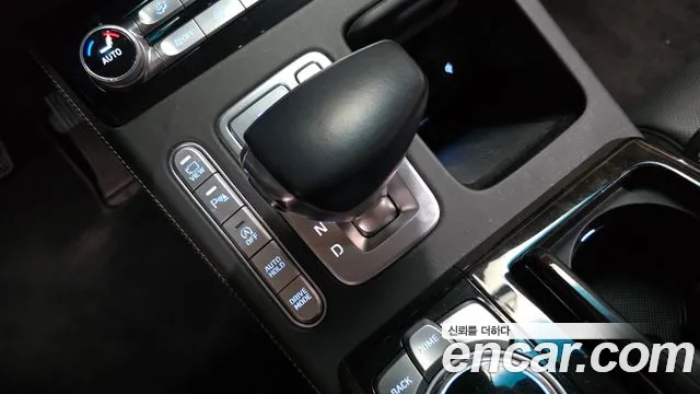 Genesis G90 2019 thumb 8