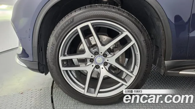 Mercedes-Benz GLE 2017 thumb 4