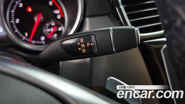 Mercedes-Benz GLE 2017 thumb 8