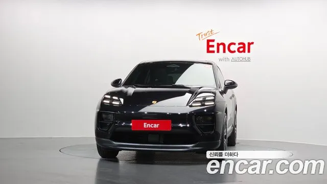 Porsche Macan 2025 thumb 3