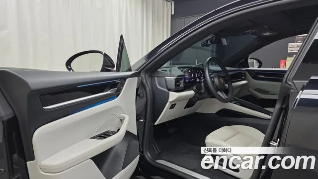 Porsche Macan 2025 thumb 10
