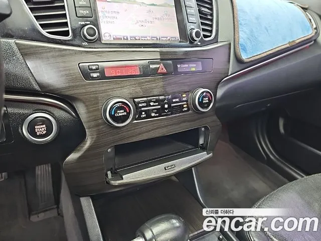 Kia K7 2012 thumb 10