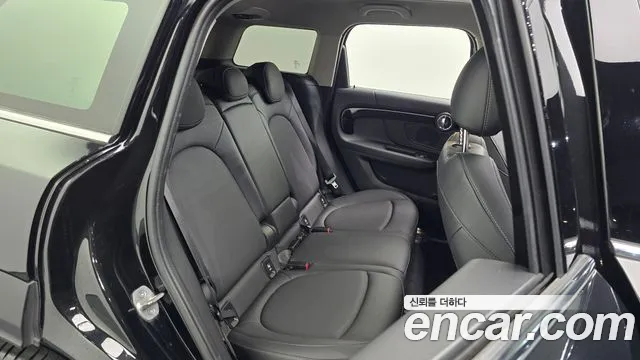 MINI Countryman 2023 thumb 12