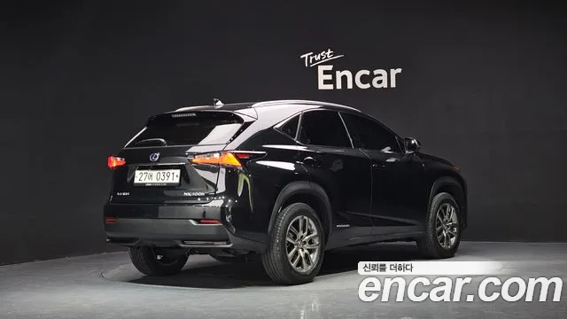 Lexus NX 2016 thumb 2