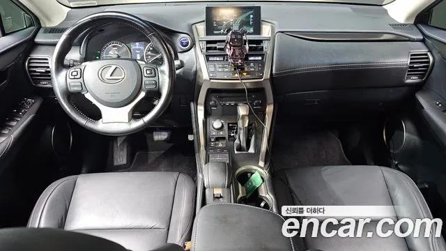 Lexus NX 2016 thumb 7