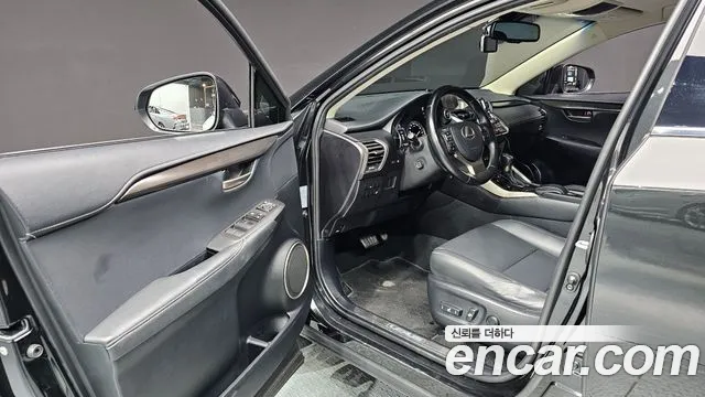 Lexus NX 2016 thumb 10
