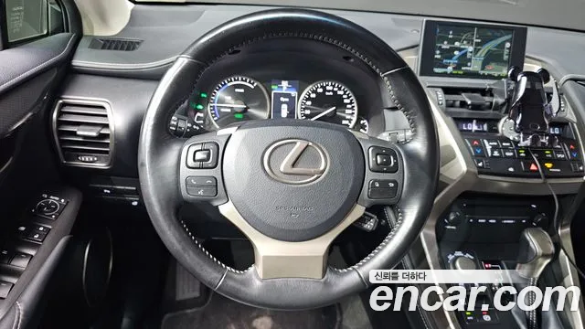 Lexus NX 2016 thumb 12