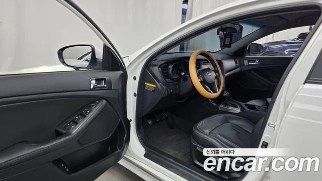Kia K5 2011 thumb 10
