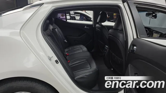 Kia K5 2011 thumb 12