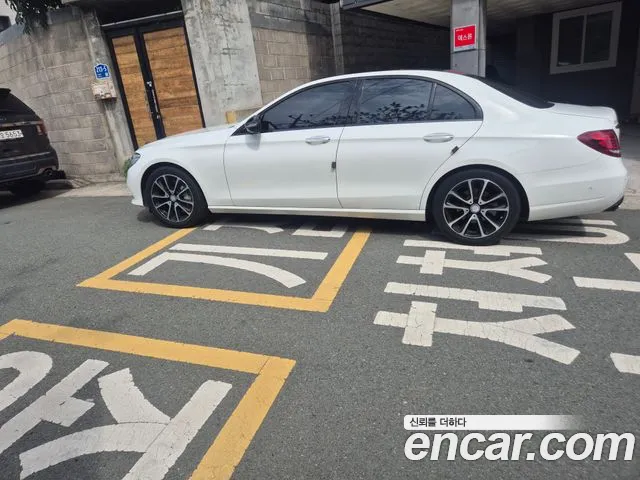 Mercedes-Benz E-Класс 2016 thumb 9